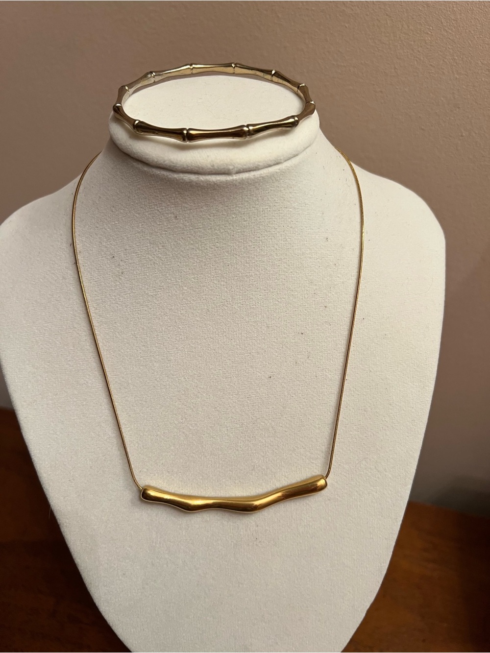 Vintage Gold Tone Bamboo-Style Bangle & Bamboo-Style Bar Necklace Set